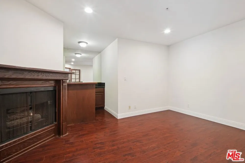 1508 Greenfield Avenue #101 Los Angeles, CA 90025