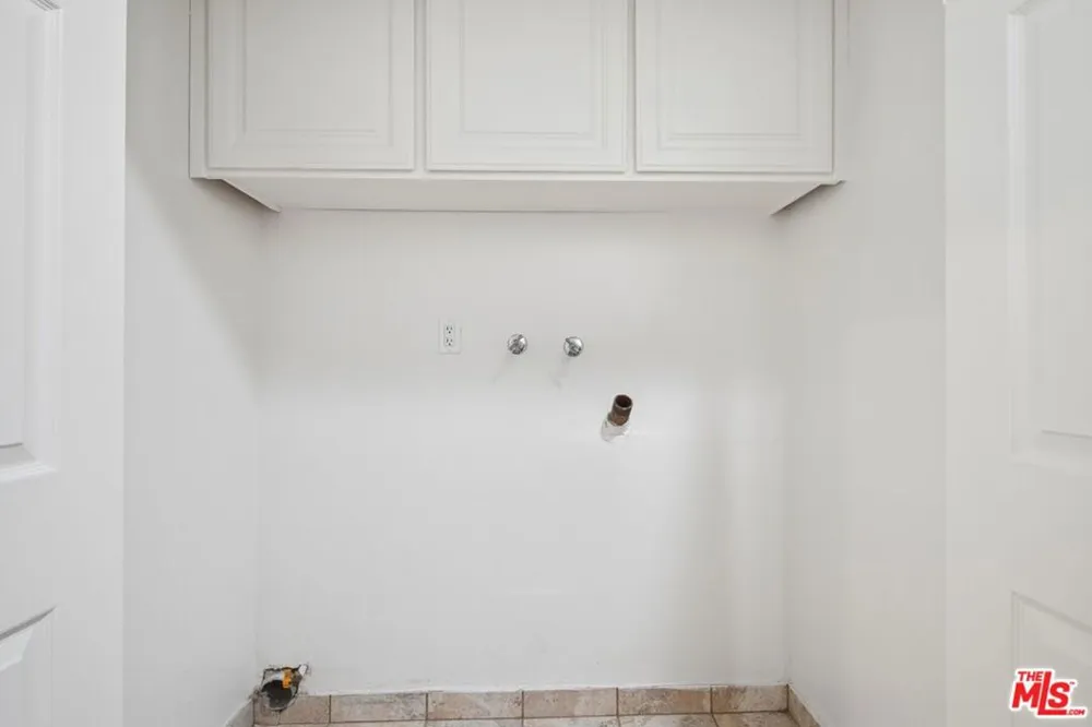 1508 Greenfield Avenue #101 Los Angeles, CA 90025