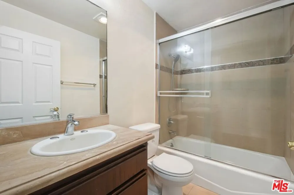 1508 Greenfield Avenue #101 Los Angeles, CA 90025