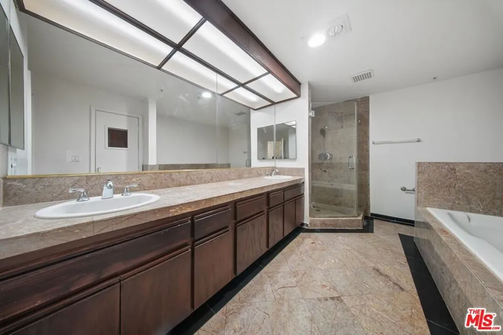 1508 Greenfield Avenue #101 Los Angeles, CA 90025