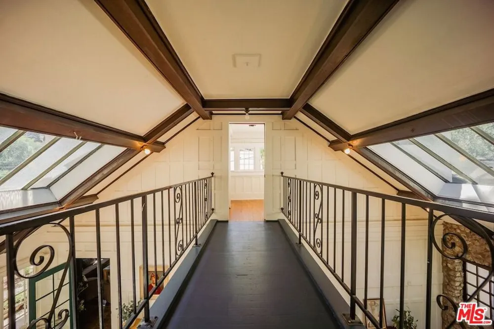 8337 Lookout Mountain Avenue Los Angeles, CA 90046