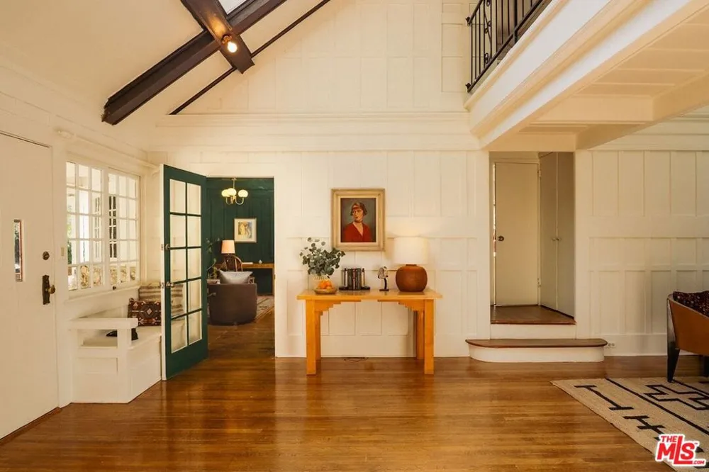 8337 Lookout Mountain Avenue Los Angeles, CA 90046