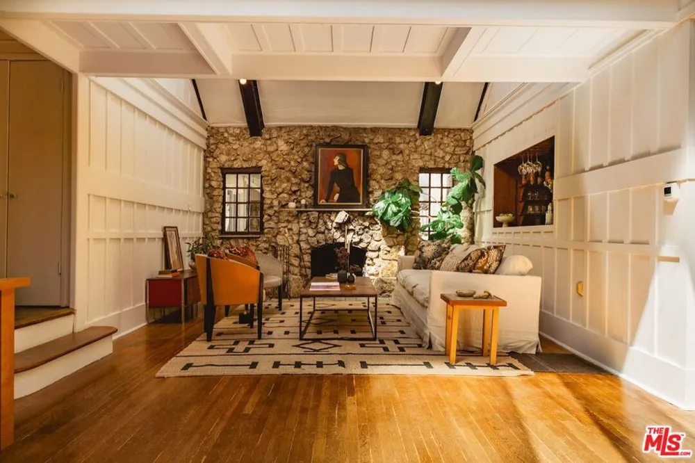 8337 Lookout Mountain Avenue Los Angeles, CA 90046