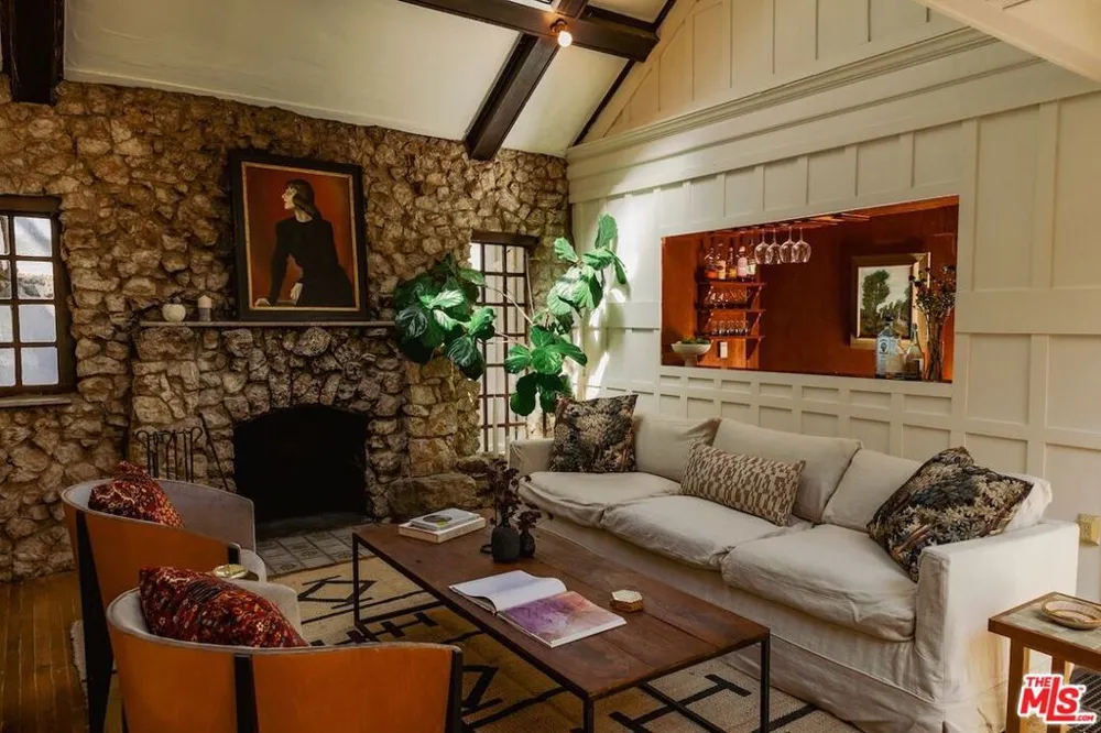 8337 Lookout Mountain Avenue Los Angeles, CA 90046