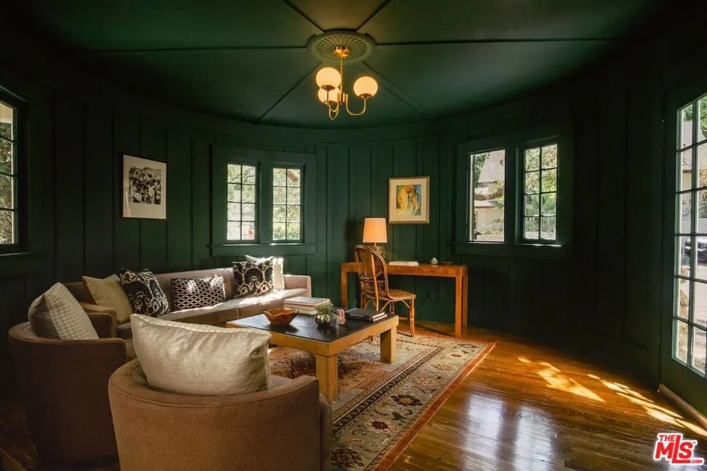 8337 Lookout Mountain Avenue Los Angeles, CA 90046