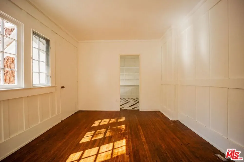 8337 Lookout Mountain Avenue Los Angeles, CA 90046