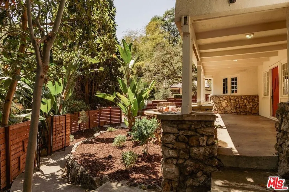 8337 Lookout Mountain Avenue Los Angeles, CA 90046