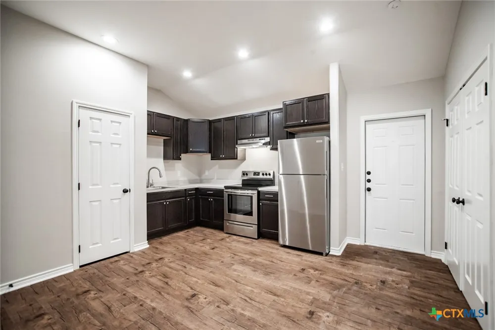 801 S Main Street Victoria, TX 77901