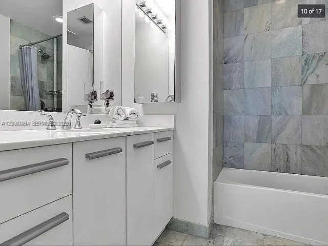 1050 Brickell Ave #208 Miami, FL 33131