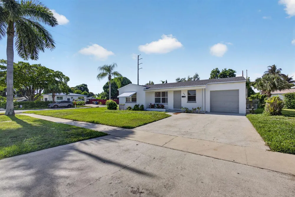 304 Cypress Drive Lake Park, FL 33403