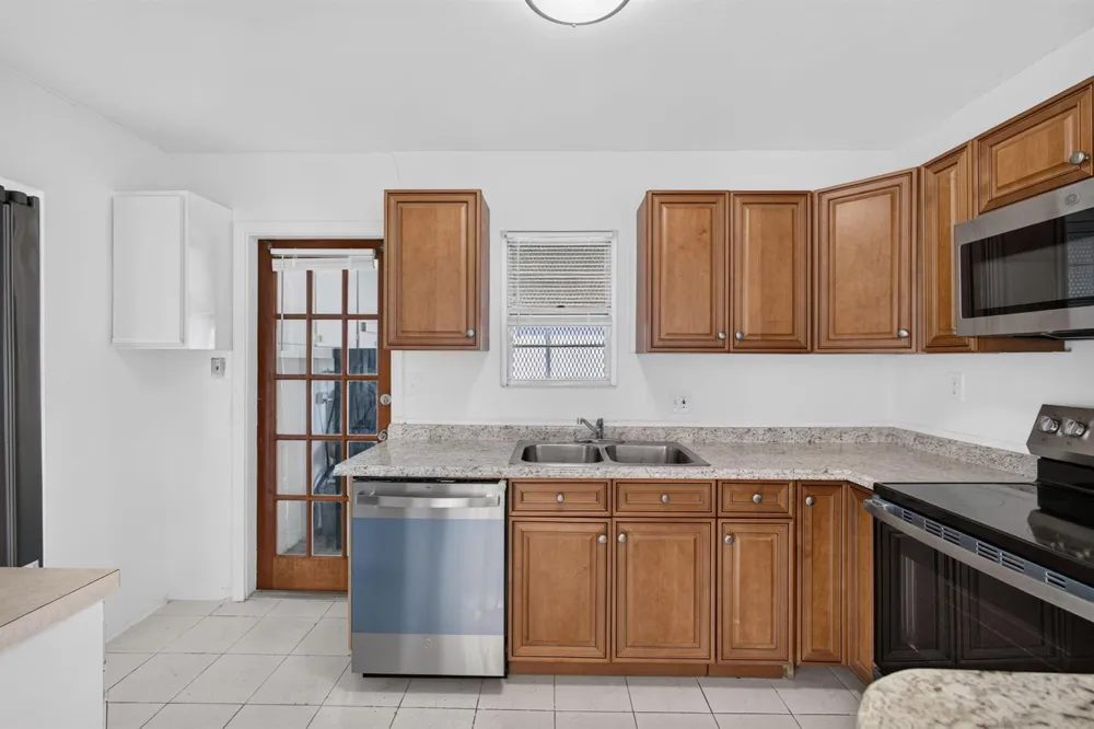 304 Cypress Drive Lake Park, FL 33403