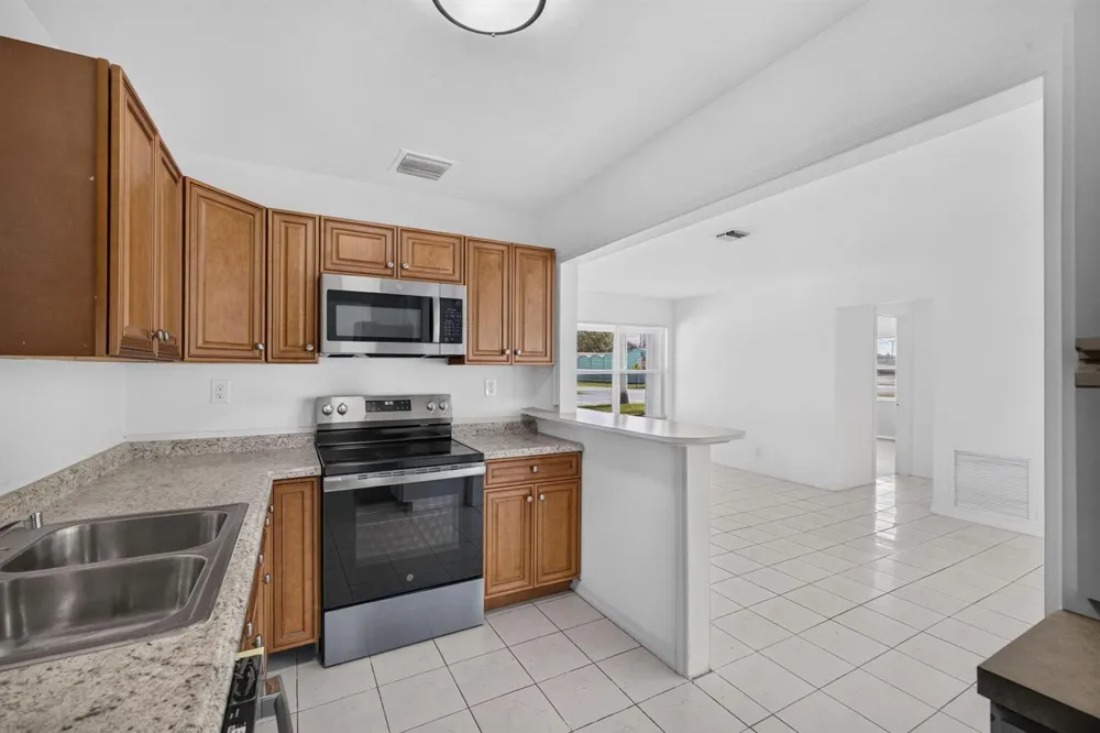 304 Cypress Drive Lake Park, FL 33403