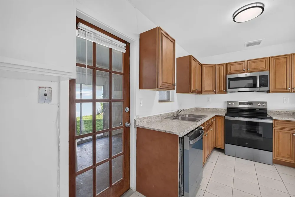 304 Cypress Drive Lake Park, FL 33403