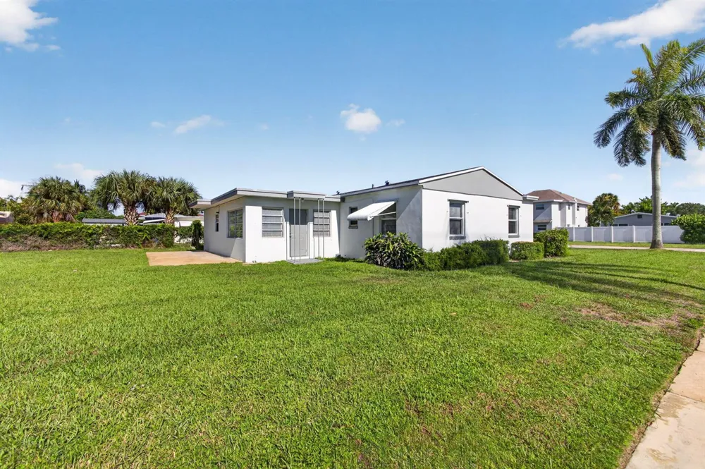 304 Cypress Drive Lake Park, FL 33403