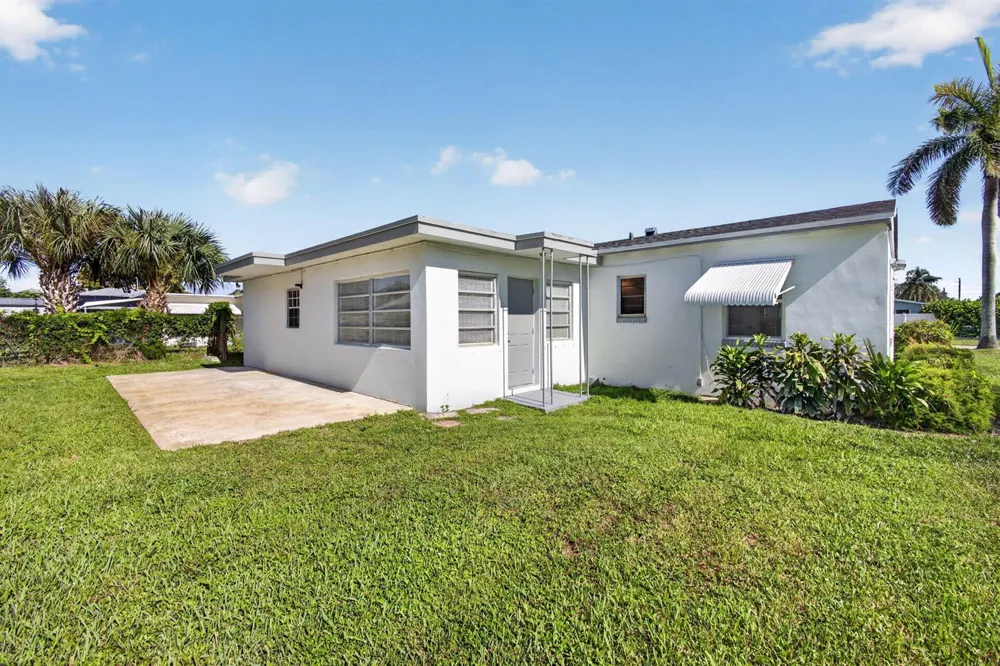 304 Cypress Drive Lake Park, FL 33403