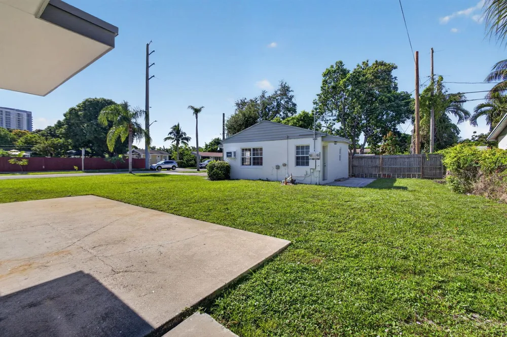 304 Cypress Drive Lake Park, FL 33403