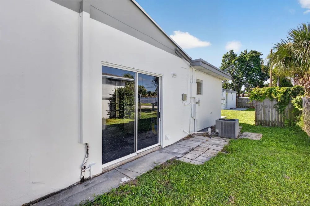 304 Cypress Drive Lake Park, FL 33403
