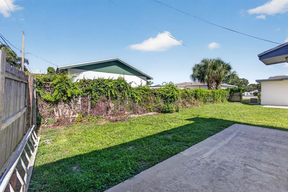 304 Cypress Drive Lake Park, FL 33403