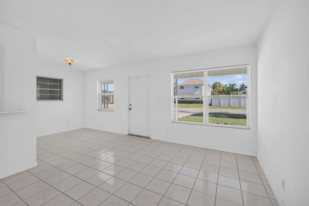 304 Cypress Drive Lake Park, FL 33403