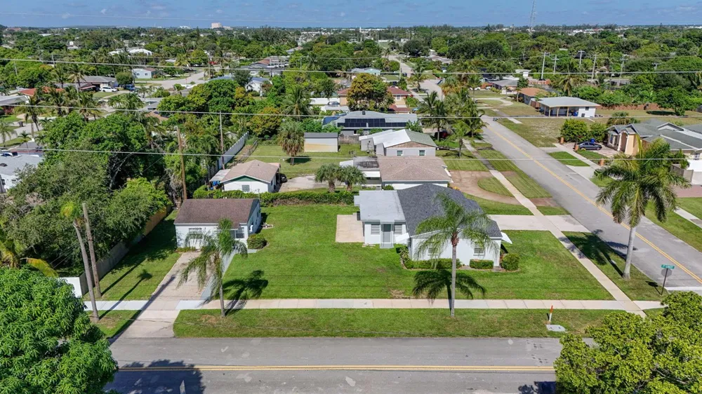304 Cypress Drive Lake Park, FL 33403