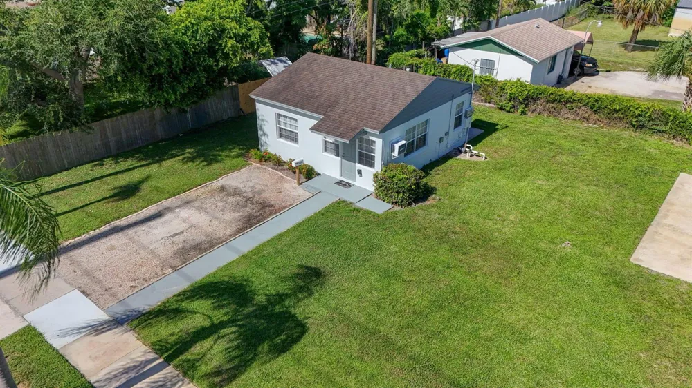 304 Cypress Drive Lake Park, FL 33403