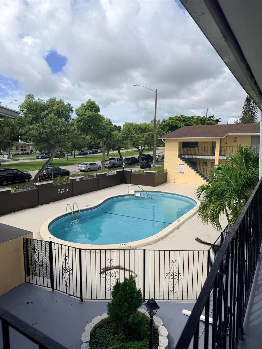 2285 NE 172ND STREET #15 North Miami Beach, FL 33160