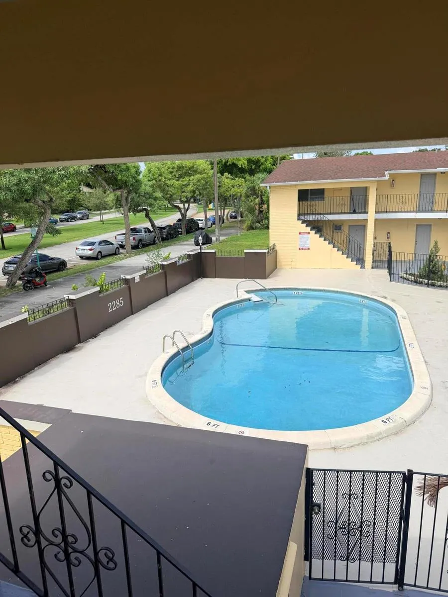 2285 NE 172ND STREET #15 North Miami Beach, FL 33160