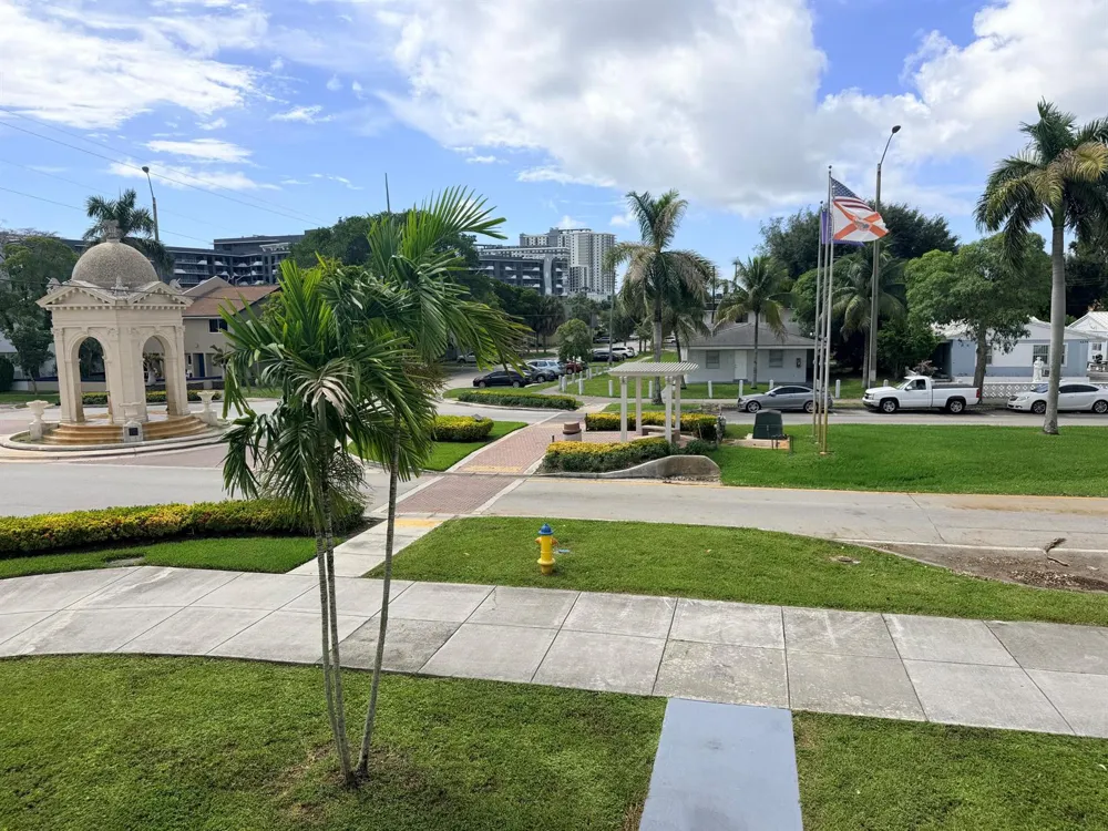 2285 NE 172ND STREET #15 North Miami Beach, FL 33160