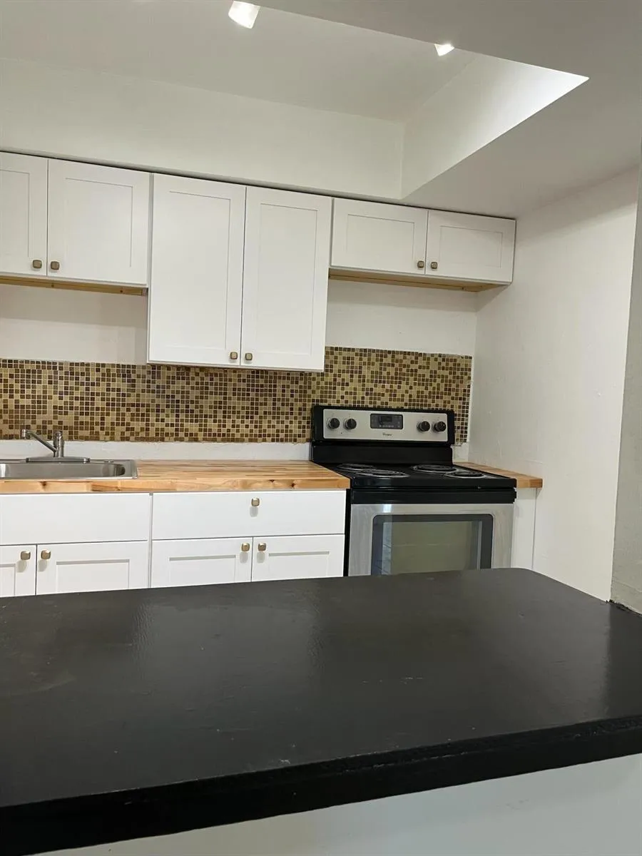 2285 NE 172ND STREET #15 North Miami Beach, FL 33160