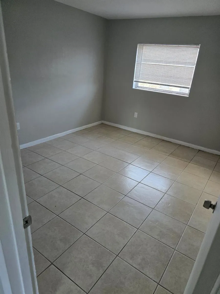 2285 NE 172ND STREET #15 North Miami Beach, FL 33160