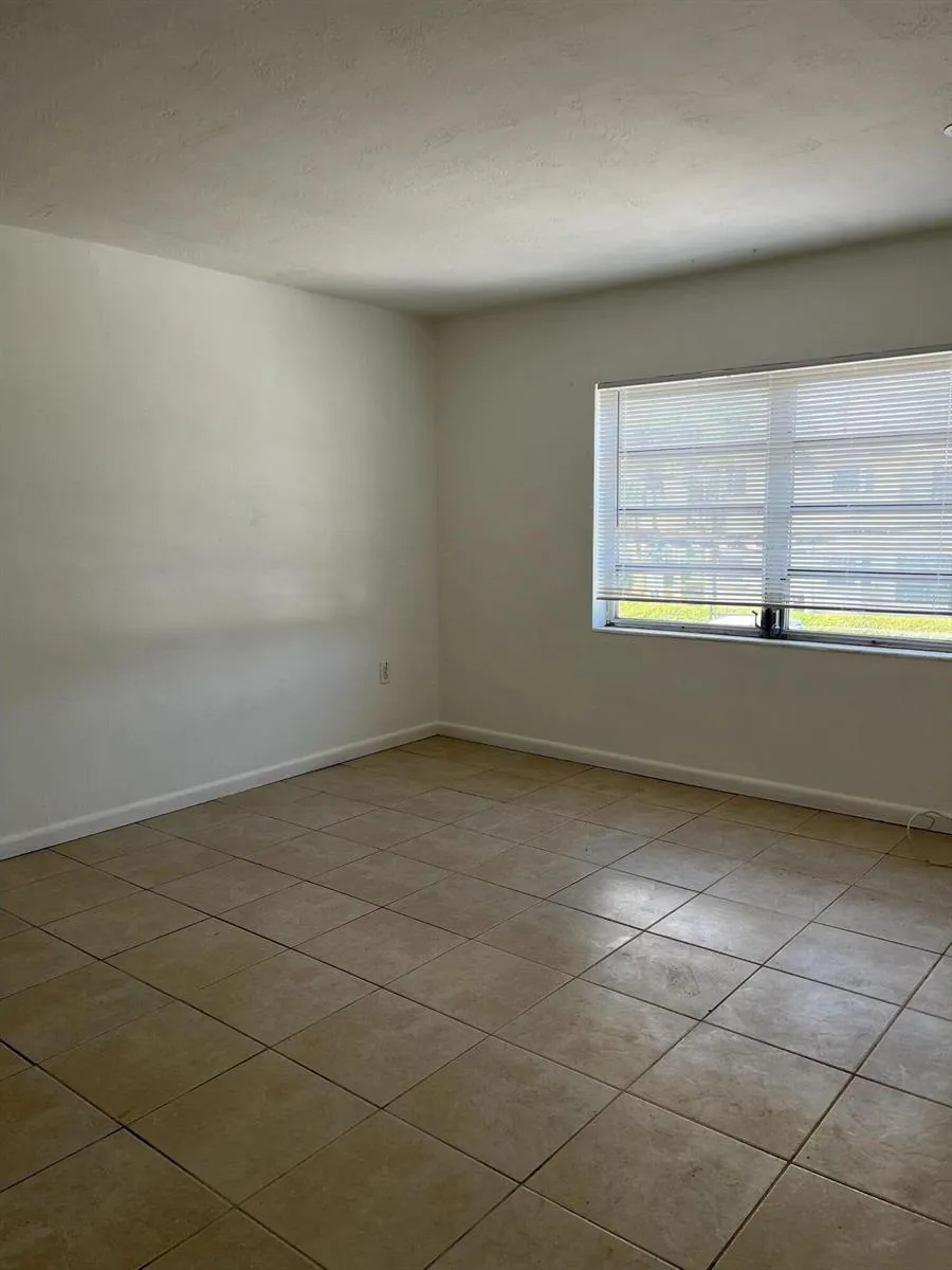 2285 NE 172ND STREET #15 North Miami Beach, FL 33160
