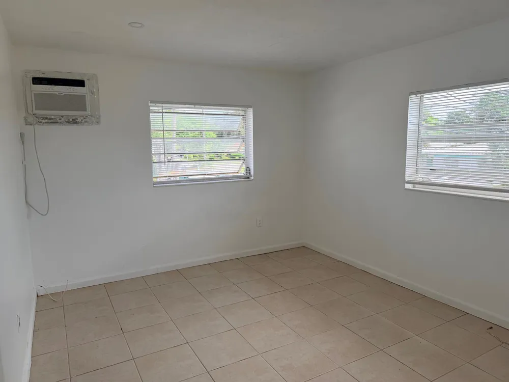 2285 NE 172ND STREET #15 North Miami Beach, FL 33160