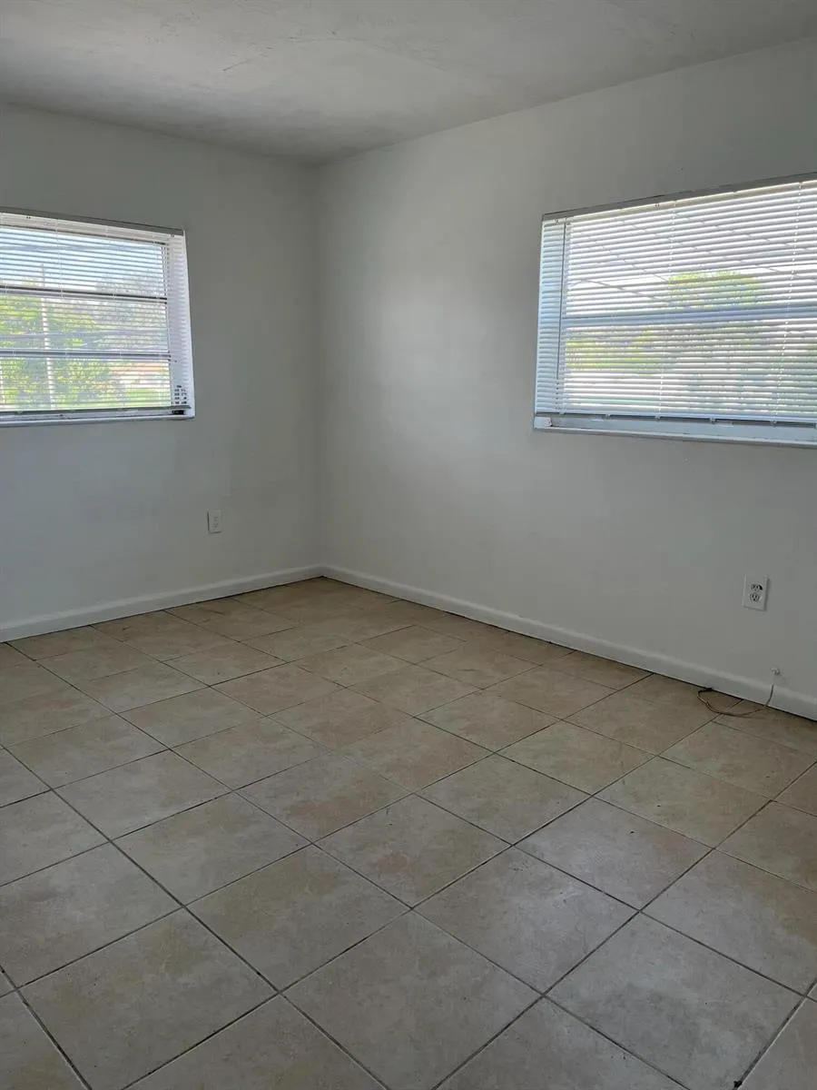 2285 NE 172ND STREET #15 North Miami Beach, FL 33160