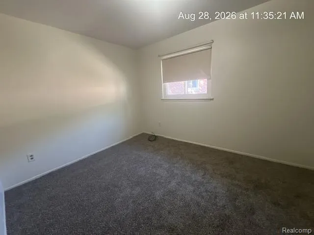 25404 Dartmouth Street W Dearborn Heights City, MI 48125