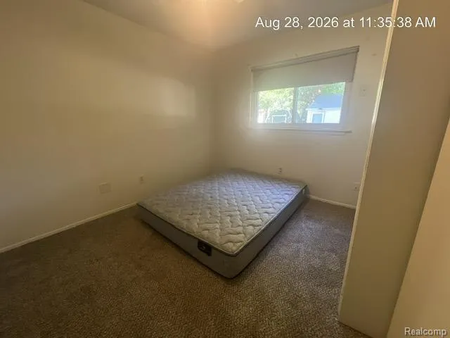 25404 Dartmouth Street W Dearborn Heights City, MI 48125
