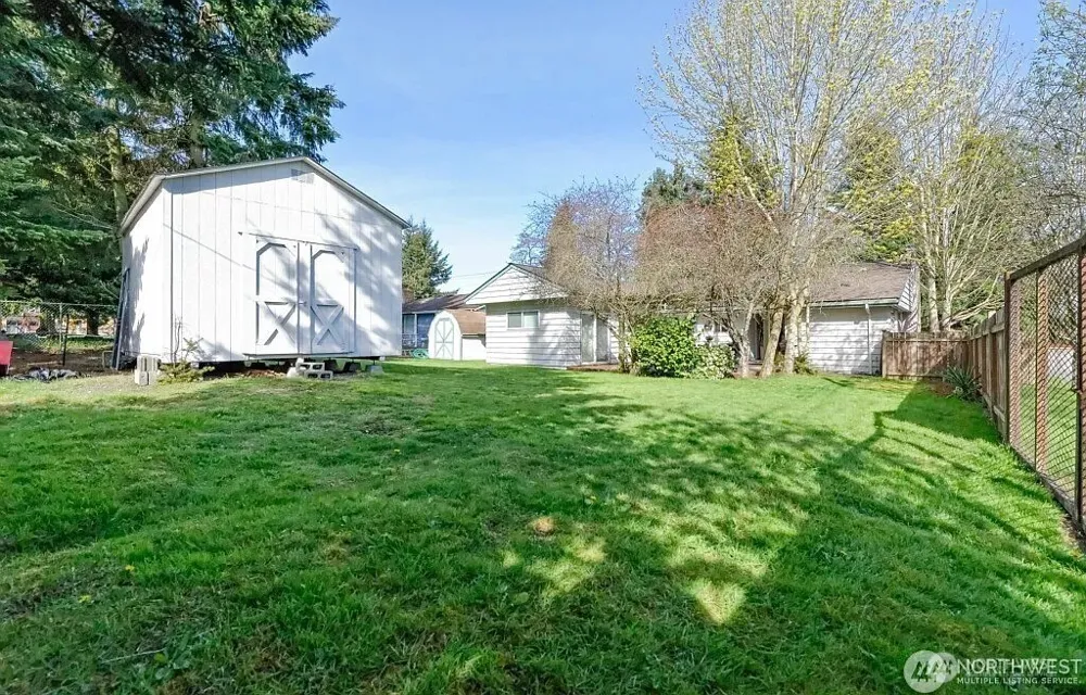 10221 132nd Ave NE Kirkland, WA 98033