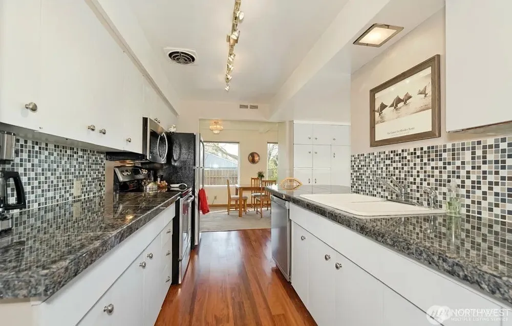 10221 132nd Ave NE Kirkland, WA 98033