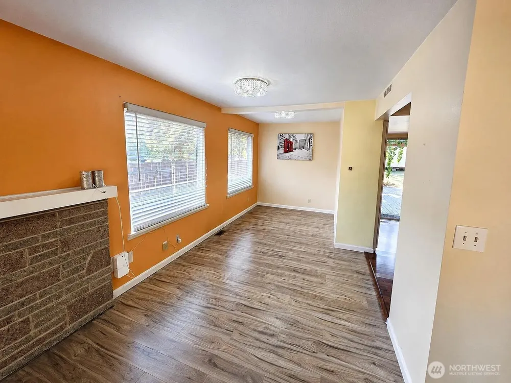 10221 132nd Ave NE Kirkland, WA 98033