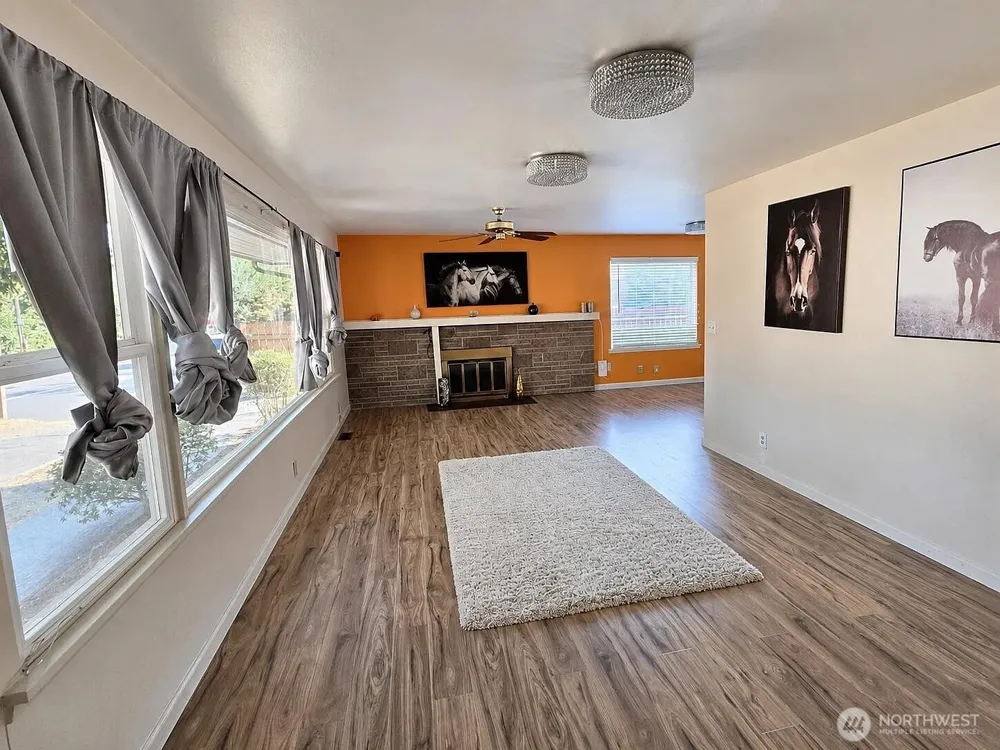 10221 132nd Ave NE Kirkland, WA 98033