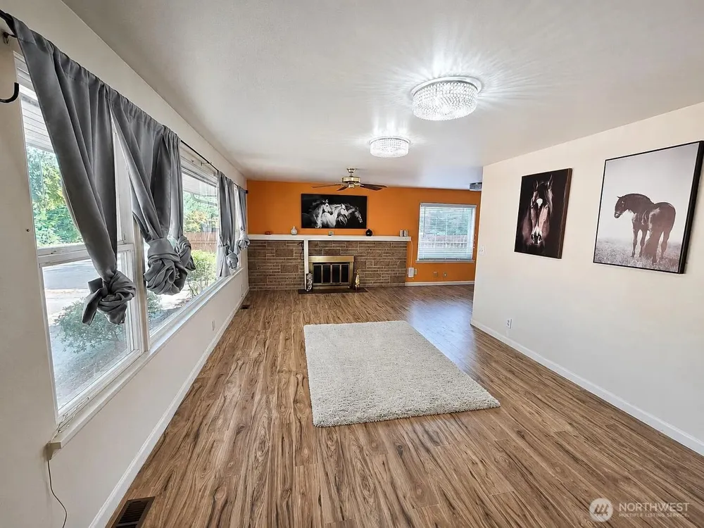 10221 132nd Ave NE Kirkland, WA 98033