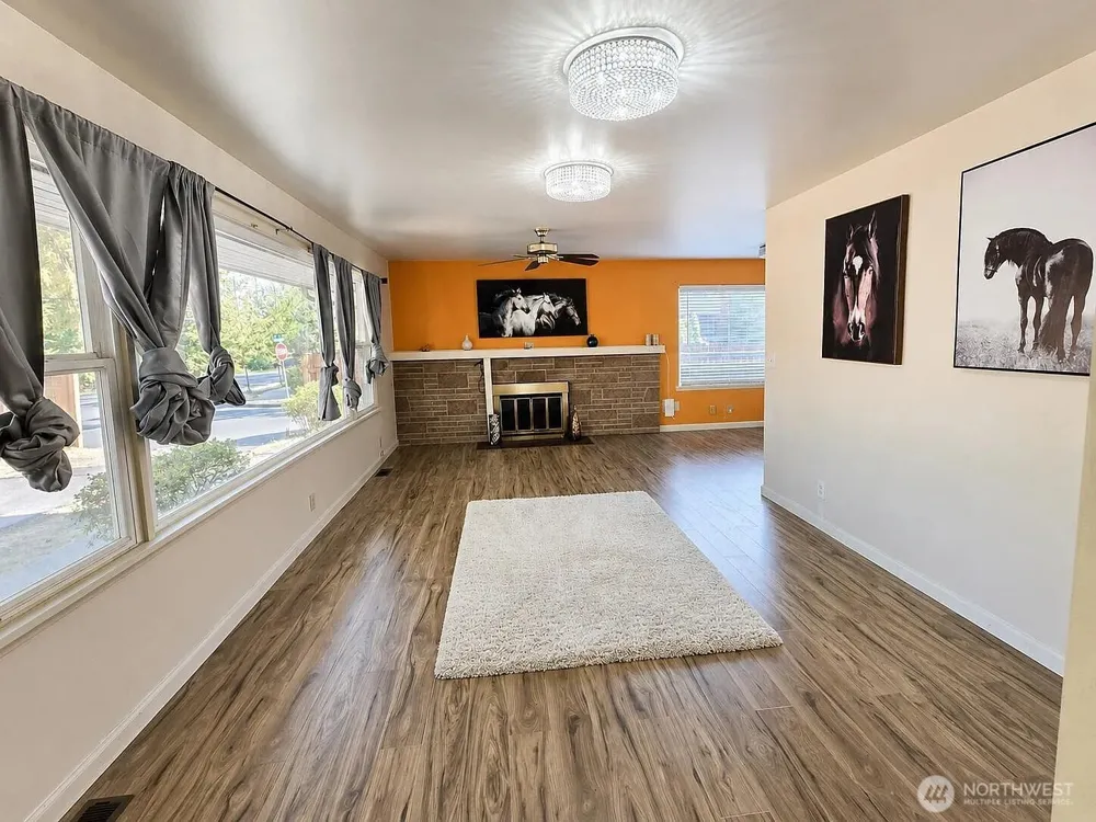10221 132nd Ave NE Kirkland, WA 98033