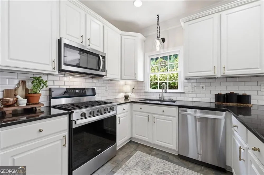 5508 Southlands CT Woodstock, GA 30188