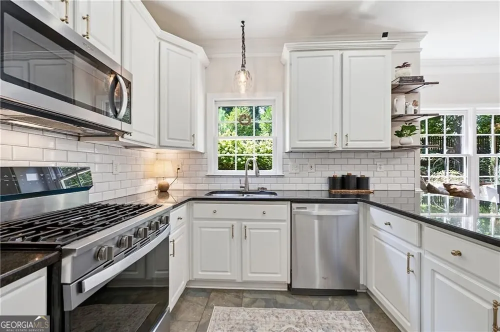 5508 Southlands CT Woodstock, GA 30188