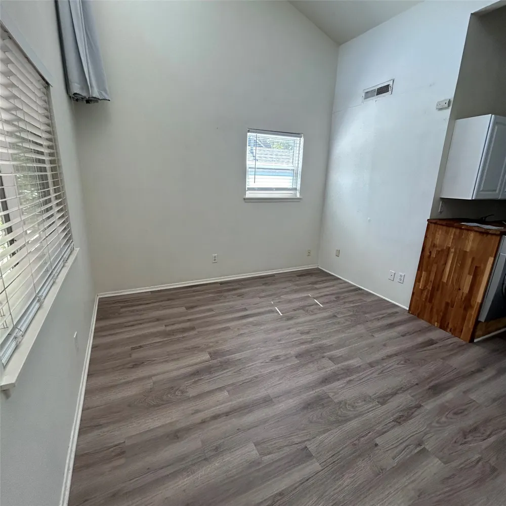 1106 W 22nd Street #8 Austin, TX 78705