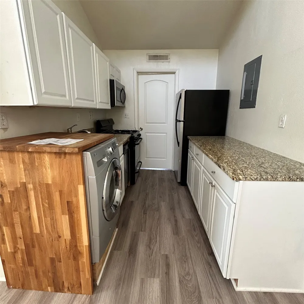 1106 W 22nd Street #8 Austin, TX 78705