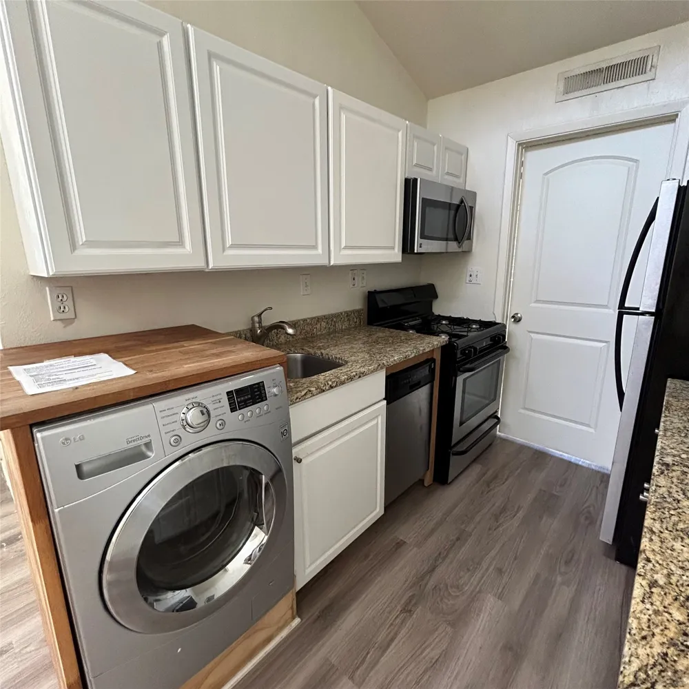 1106 W 22nd Street #8 Austin, TX 78705