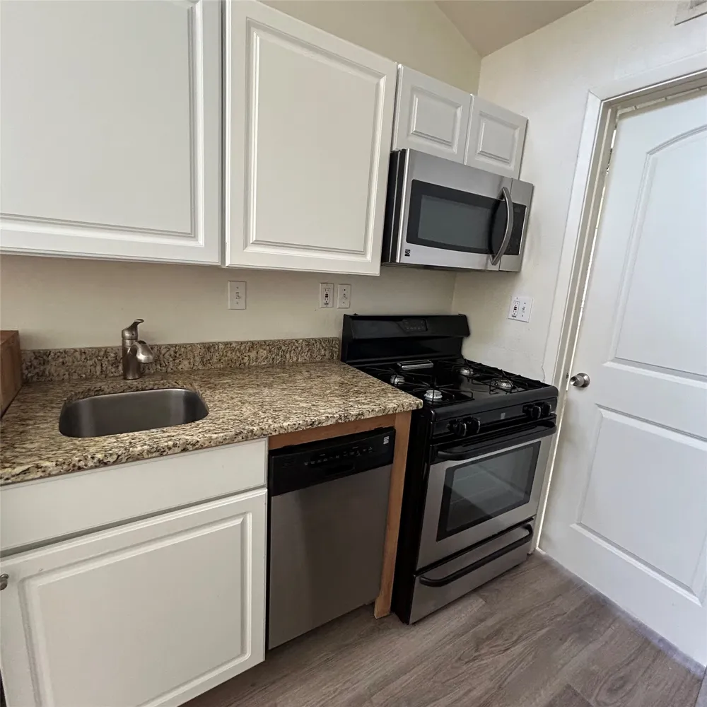 1106 W 22nd Street #8 Austin, TX 78705