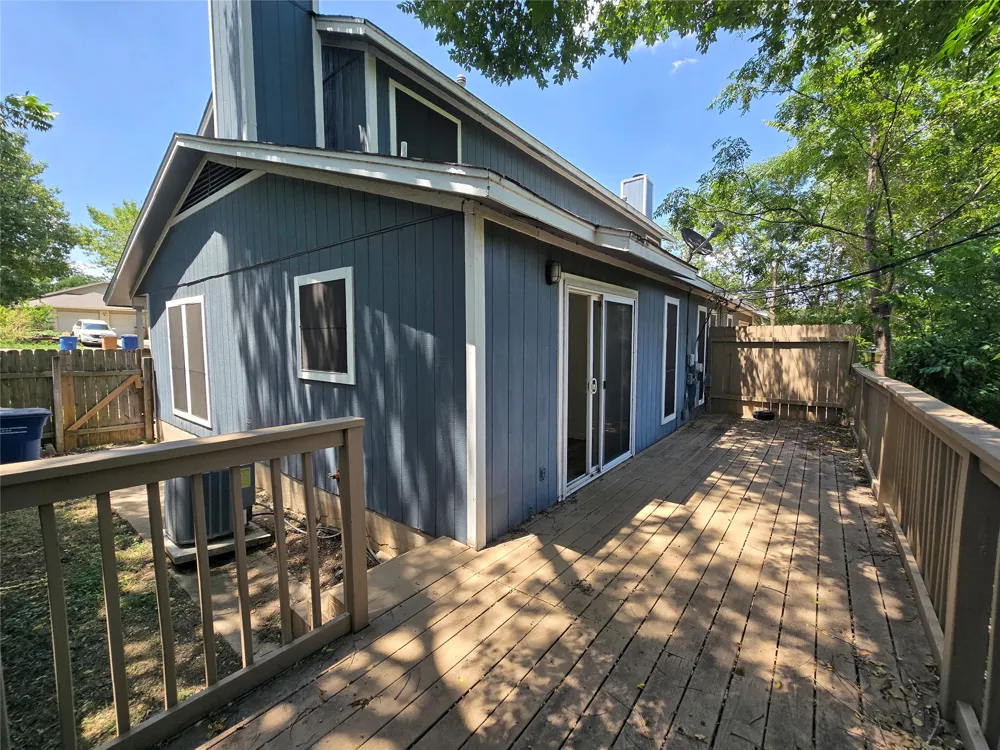 2003 Kenneth Avenue #B Austin, TX 78741