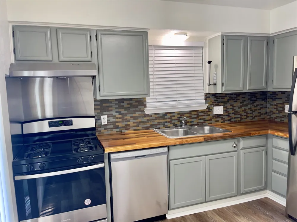 2003 Kenneth Avenue #B Austin, TX 78741