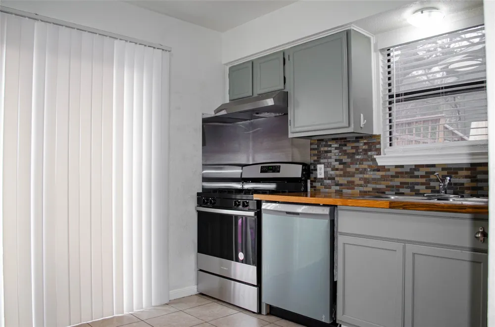 2003 Kenneth Avenue #B Austin, TX 78741